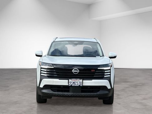 Used 2025 Nissan Kicks SR w/ SR Premium Package FWD image 9