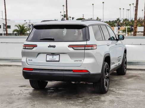 New 2025 Jeep Grand Cherokee L Limited w/ Black Appearance Package image 9