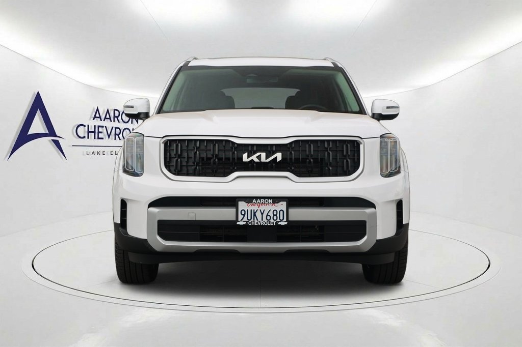 Used 2025 Kia Telluride EX w/ EX Captain's Chair Package FWD image 2
