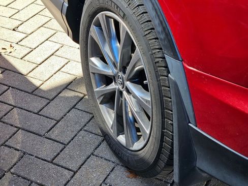 Used 2017 Toyota RAV4 Limited image 11