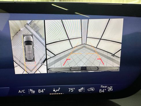 Used 2025 Buick Enclave Avenir image 36