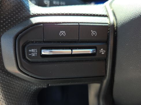 Used 2024 Chevrolet Colorado Trail Boss w/ Technology Package image 25