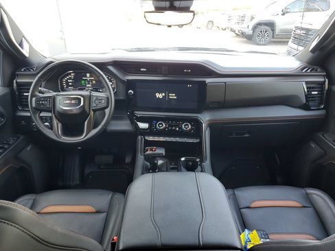 Used 2024 GMC Sierra 1500 AT4 w/ Technology Package AWD/4WD image 12