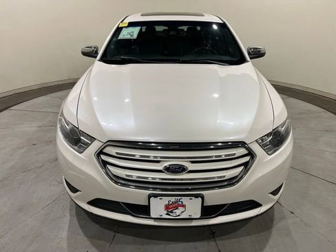 Used 2018 Ford Taurus Limited image 4