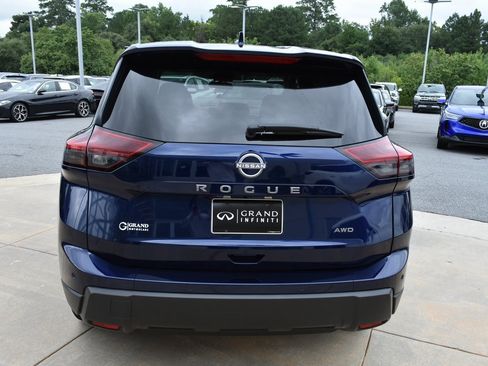 Used 2025 Nissan Rogue SV image 13