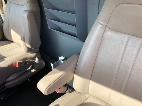 Used 2020 Chevrolet Express 3500 w/ Driver Convenience Package image 17