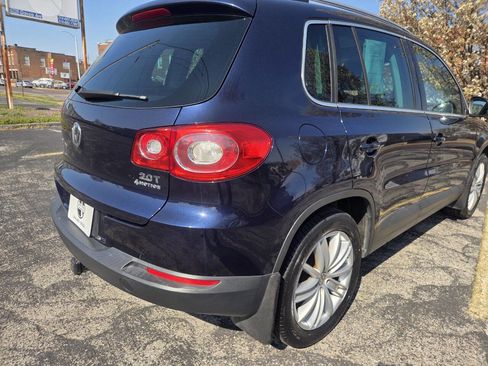 Used 2011 Volkswagen Tiguan SE image 9