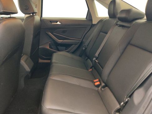 Used 2019 Volkswagen Jetta SE FWD image 18