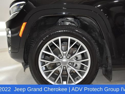 Used 2022 Jeep Grand Cherokee Summit w/ Adv Protech Group IV AWD/4WD image 6