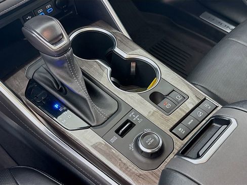 Certified 2022 Toyota Highlander Limited image 16
