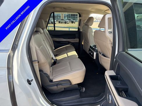 Used 2024 Ford Expedition Max XLT image 12