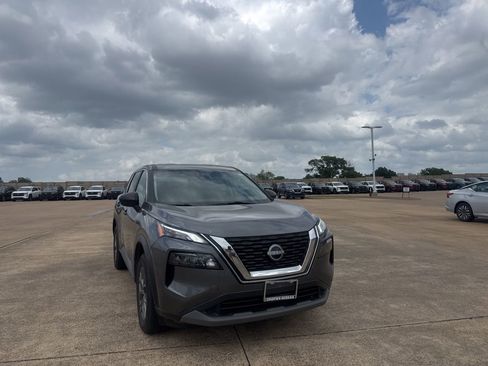 Certified 2023 Nissan Rogue S AWD/4WD image 2