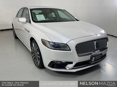 Used 2017 Lincoln Continental Select w/ Technology Package FWD image 3
