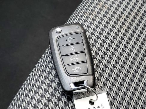 Used 2018 Hyundai Kona SE FWD image 28