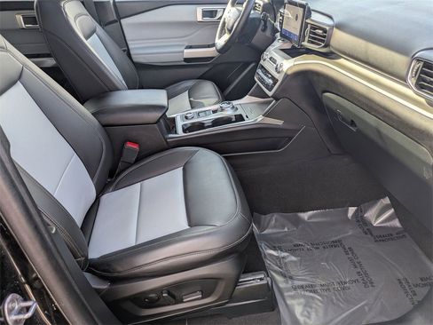 Used 2024 Ford Explorer XLT w/ Equipment Group 202A image 28