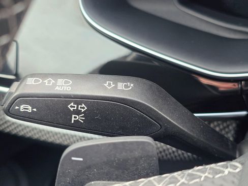 Used 2024 Audi SQ7 Premium Plus w/ Carbon Package image 43