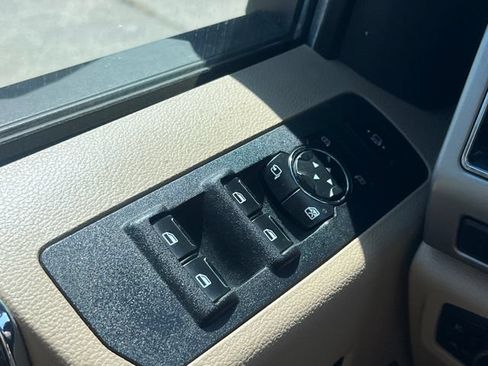 Used 2019 Ford F250 Lariat w/ Lariat Ultimate Package AWD/4WD image 31