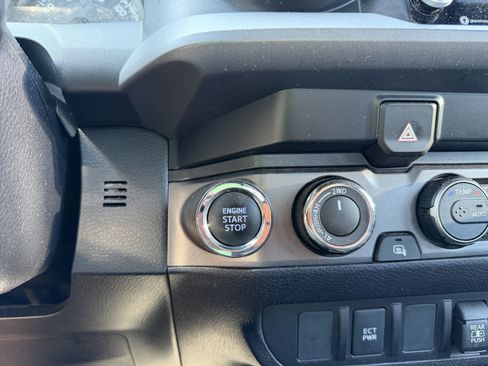 Used 2023 Toyota Tacoma TRD Sport AWD/4WD image 18