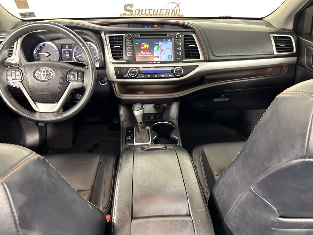 Used 2016 Toyota Highlander XLE AWD/4WD image 19