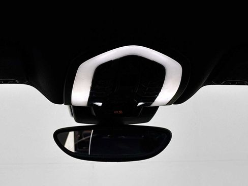 Used 2017 Porsche Macan image 35