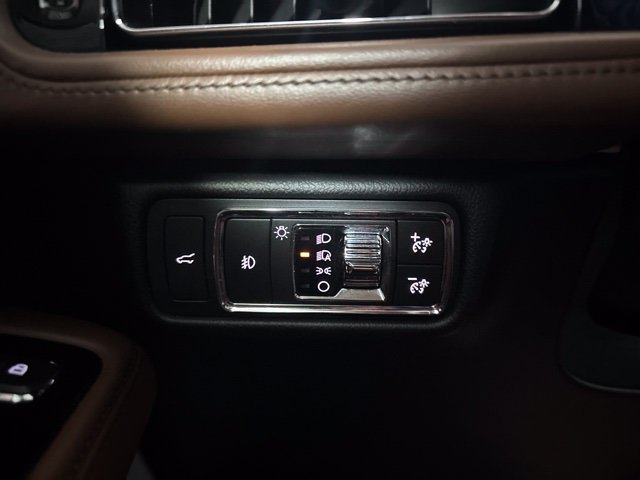Used 2020 Lincoln Aviator Reserve w/ Equipment Group 202A AWD/4WD image 22