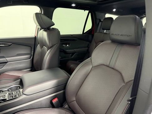 Used 2025 Honda Pilot Black Edition image 32