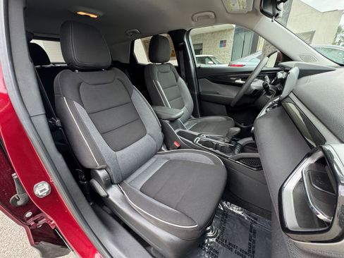Used 2025 Chevrolet TrailBlazer LT image 35