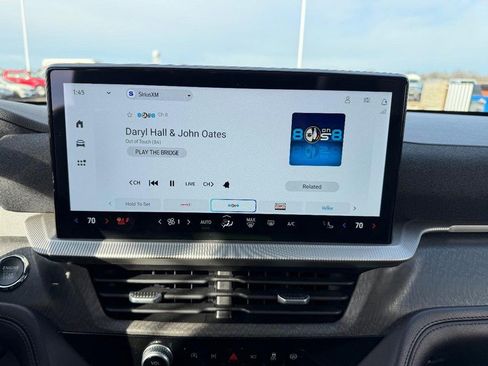 Certified 2025 Ford Explorer Platinum w/ LUX Leather Package image 18