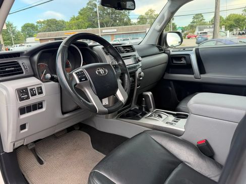 Used 2010 Toyota 4Runner SR5 AWD/4WD image 12