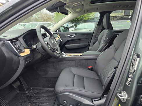 New 2026 Volvo XC60 B5 Core w/ Protection Package Premier AWD/4WD image 20