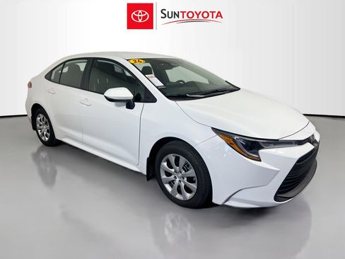 Used 2026 Toyota Corolla LE FWD image 1