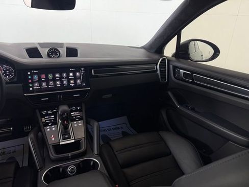 Used 2023 Porsche Cayenne GTS image 26