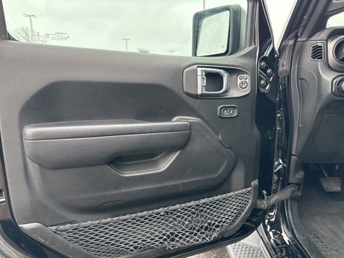 Used 2023 Jeep Wrangler Sport S image 11