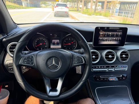 Used 2018 Mercedes-Benz GLC 300 image 4