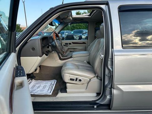 Used 2004 Cadillac Escalade EXT AWD/4WD image 9