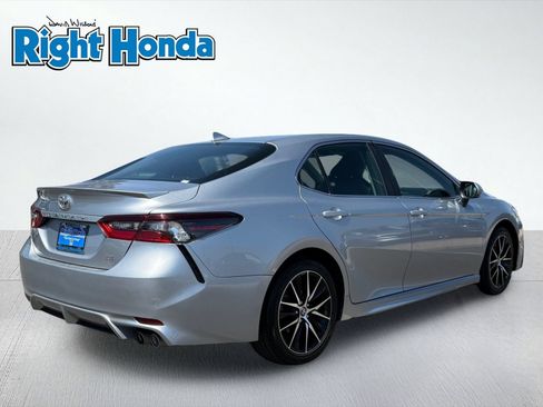 Used 2024 Toyota Camry SE FWD image 8