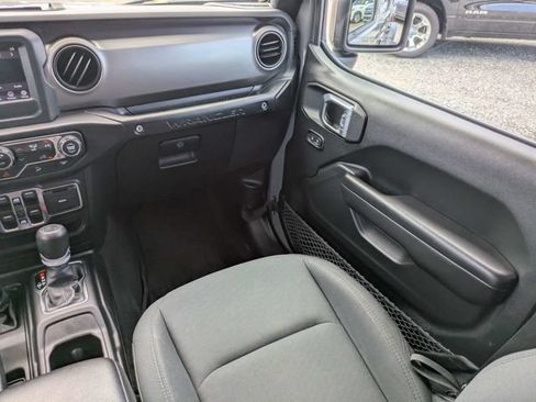 Used 2019 Jeep Wrangler Unlimited Sport S AWD/4WD image 16