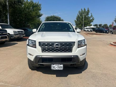 Certified 2022 Nissan Frontier SV w/ Technology Package AWD/4WD image 8
