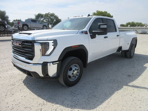 New 2026 GMC Sierra 3500 Pro image 11