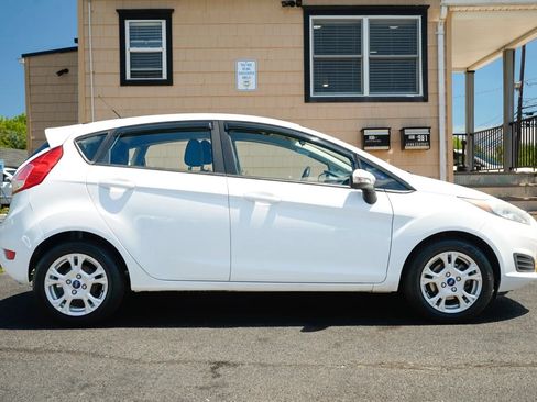 Used 2016 Ford Fiesta SE FWD image 4