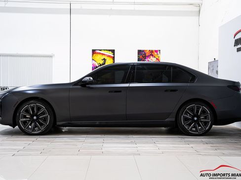 Used 2023 BMW i7 xDrive60 w/ Executive Package 2 AWD/4WD image 13