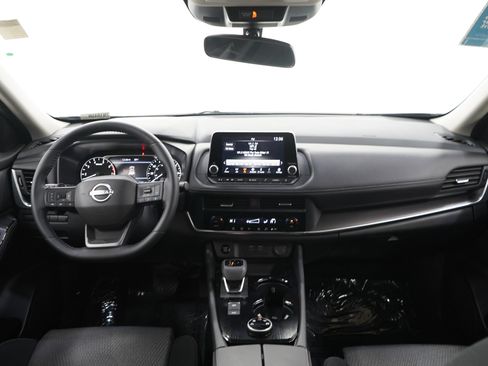 Used 2025 Nissan Rogue SV AWD/4WD image 14