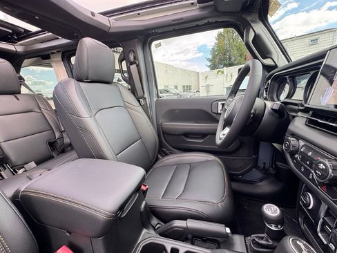 New 2026 Jeep Wrangler Unlimited Sahara AWD/4WD image 20