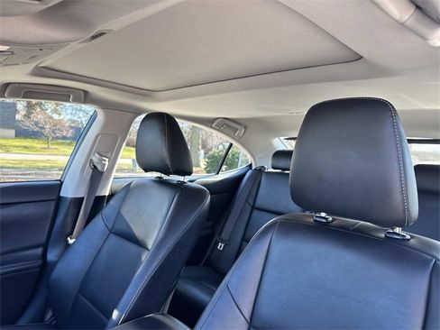 Used 2013 Lexus ES 300h image 34