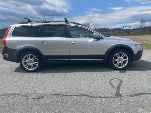 Used 2016 Volvo XC70 T5 Premier w/ Proximity Package AWD/4WD image 4