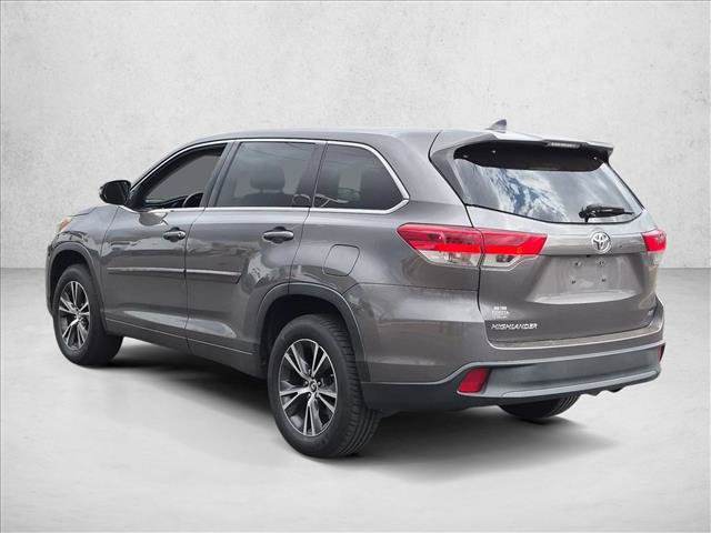 Used 2017 Toyota Highlander Plus w/ Carpet Mat Package FWD image 7