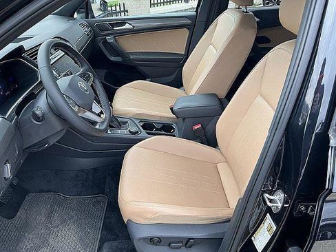 Used 2022 Volkswagen Tiguan SE AWD/4WD image 15