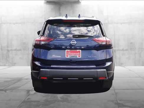Certified 2025 Nissan Rogue SL w/ Tech Package AWD/4WD image 6