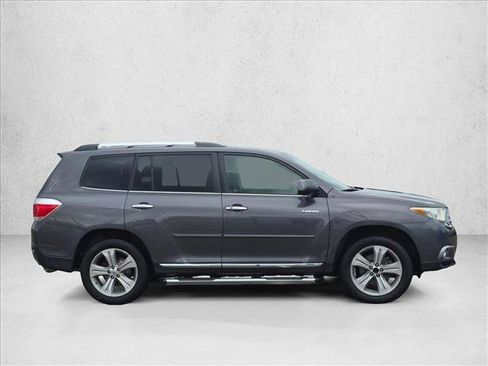 Used 2013 Toyota Highlander Limited AWD/4WD image 4