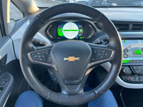 Used 2019 Chevrolet Bolt Premier w/ Infotainment Package image 23